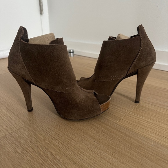Pedro Garcia Suede Peep-toe Booties *EXCELLENT condition* - Picture 10 of 11